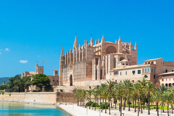 Catedral de Mallorca, mest känd som La Seu, ett av stadens största turistmål och Palmas mest välkända byggnad