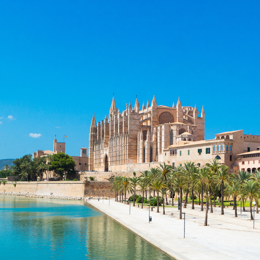 Catedral de Mallorca, mest känd som La Seu, ett av stadens största turistmål och Palmas mest välkända byggnad